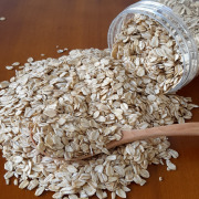 Whole oat flakes